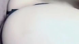 外表看起斯文纯情眼镜妹酒店与有钱老板啪啪太骚阴毛都剃光了叫的更是浪还说操到我的G点了1080P无水印原版