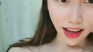 【精品爆乳】奶子大的像两个灯笼的精品网红主播性感灯笼微信福利合集