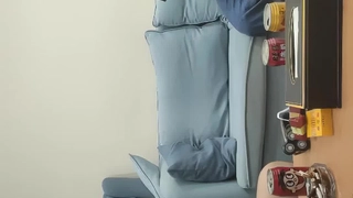 人间尤物安然，女上位啪啪和壮哥哥玩剧情，打电话对白刺激精液射在屁股上