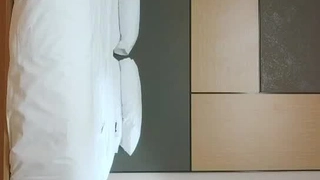 巨乳肉感面罩网红小骚货炮友激情啪啪，开档丝袜馒头肥穴，跪着深喉整根插入，69姿势掰穴舔逼，拉着项圈后入猛操