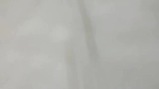 午夜激情骚逼让大哥玩奶草嘴，直接在嘴里尿尿给狼友看，掰开骚穴看特写道具抽插，无套爆草蹂躏，直接内射