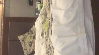 小偷上门偷窃，劫财又劫色2