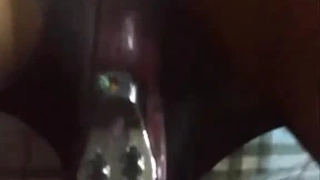 高顏值長相清純妹子情趣制服唱歌跳舞道具大秀
