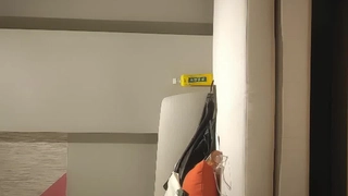 冒充抖音主持套路正在摘野菜 乳臭未干的高二学妹到车上啪啪