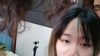 哇塞！这奶子好大啊【00后超级胸】又白又大我好喜欢_5
