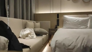 AI软件下载爸妈的留学乖宝贝，酒后被我大腿碰大腿